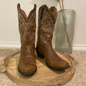 Ariat Women’s Round Up Square Toe Boot